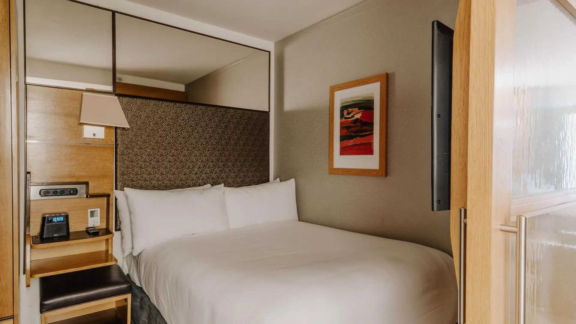The Jewel Hotel, New York 4*,